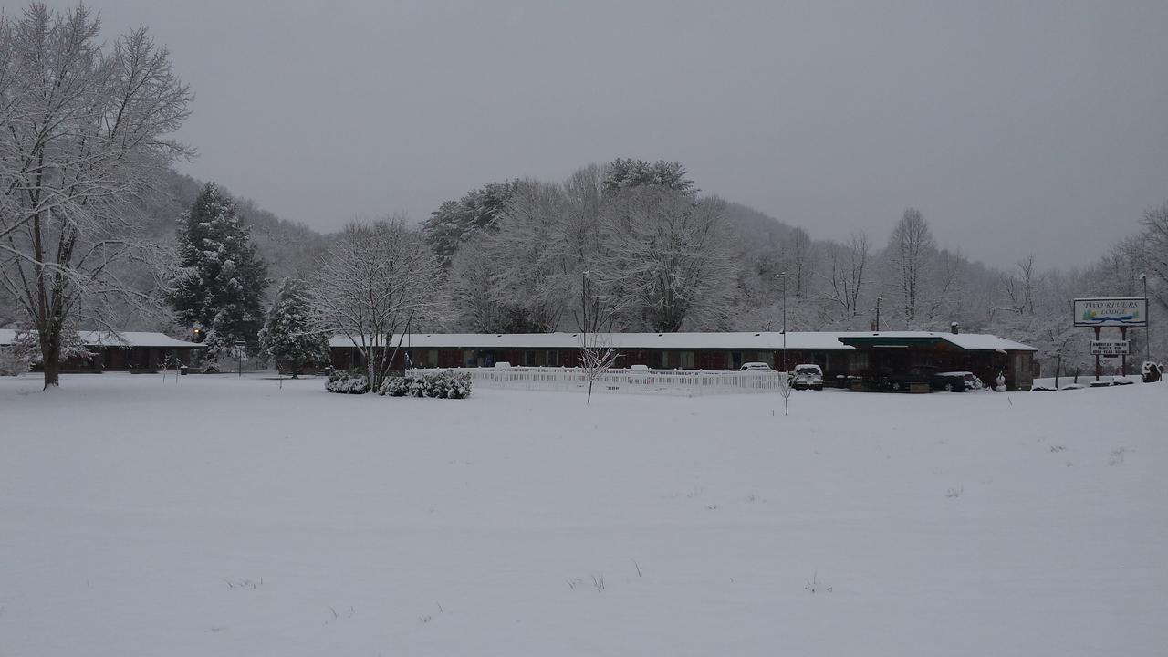 Two Rivers Lodge Bryson City Exteriör bild